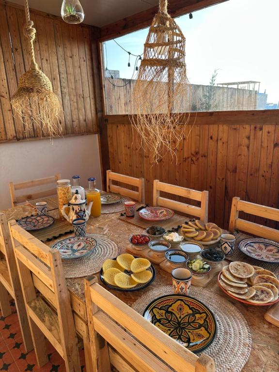 Breakfast table at the MatnWave premium hostel